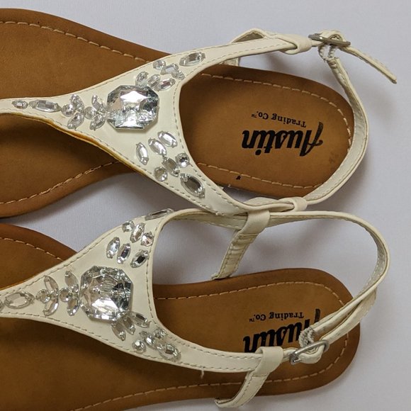 AUSTIN TRADING CO SANDALS SIZE 9 PEARL/WHITE/TAN - Picture 2 of 2